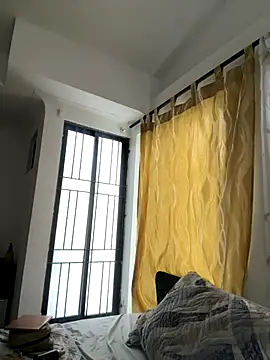 HannaSmiith online show from November 2025 12:47:01 PM