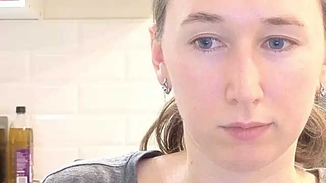 Snapshot of --Model--2 chatting on October 2025 12:18:01 AM --Model--2 online show from October 2025 12:18:01 AM