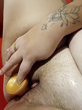 Snapshot of carola_hotwife chatting on February 2025 08:38:02 PM carola hotwife online show from February 2025 08:38:02 PM