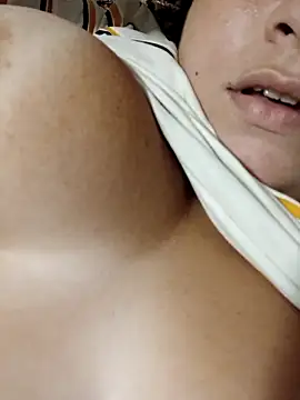 Snapshot of carola_hotwife chatting on March 2025 12:01:02 AM carola hotwife online show from March 2025 12:01:02 AM