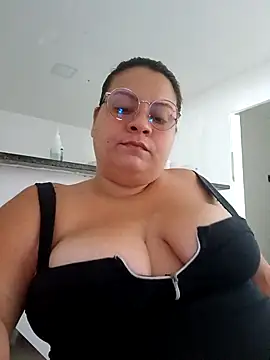 Snapshot of carola_hotwife chatting on May 2026 11:59:02 AM carola hotwife online show from May 2026 11:59:02 AM