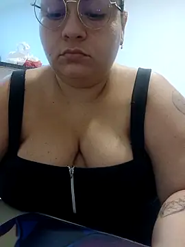 Snapshot of carola_hotwife chatting on May 2026 11:38:02 AM carola hotwife online show from May 2026 11:38:02 AM
