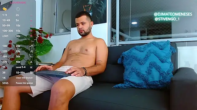 Snapshot of MattMeness chatting on October 2025 08:28:01 AM MattMeness online show from October 2025 08:28:01 AM