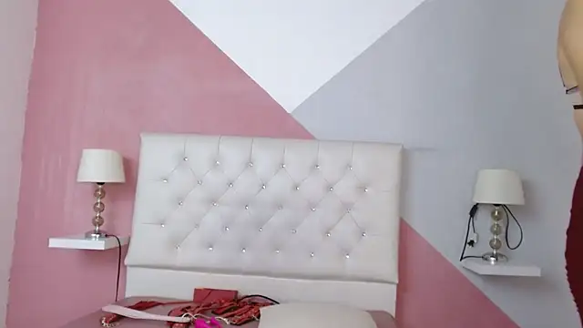 Snapshot of Ambar_Roux_ chatting on December 2024 08:04:02 PM Ambar Roux online show from December 2024 08:04:02 PM