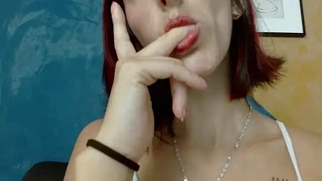 Snapshot of Ambar_Roux_ chatting on December 2024 09:20:01 PM Ambar Roux online show from December 2024 09:20:01 PM