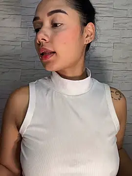  Luana online show from June 2026 12:33:01 AM