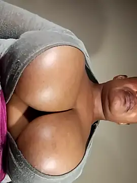 boobassymom online show from September 2025 06:30:02 PM