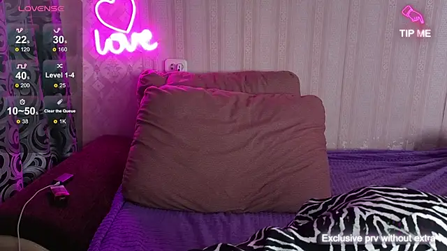 KellyCrystall online show from September 2025 06:26:02 AM