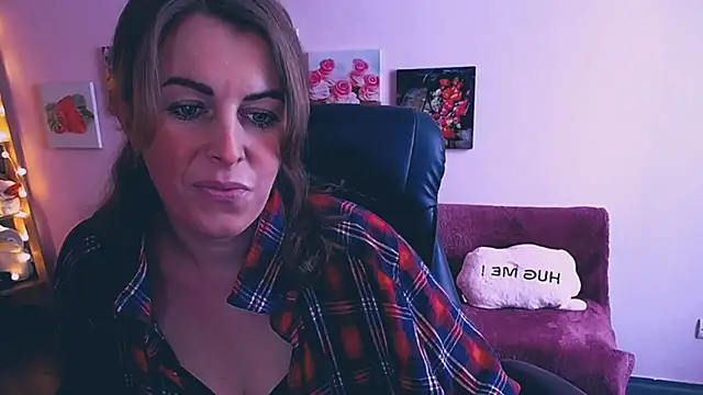 Hot Milady online show from February 2025 08:01:01 AM