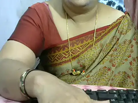 Snapshot of Naughty_Nityaa chatting on January 2025 10:40:02 AM Naughty Nityaa online show from January 2025 10:40:02 AM