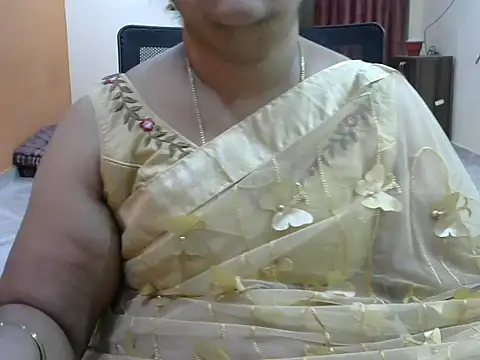 Snapshot of Naughty_Nityaa chatting on February 2025 12:28:01 PM Naughty Nityaa online show from February 2025 12:28:01 PM