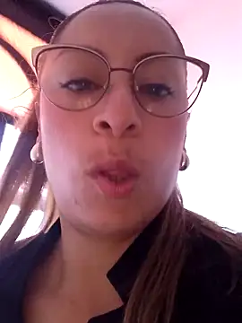 Snapshot of Katalina_S3xy chatting on January 2025 01:40:01 PM Katalina S3xy online show from January 2025 01:40:01 PM
