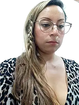 Snapshot of Katalina_S3xy chatting on January 2025 03:35:02 PM Katalina S3xy online show from January 2025 03:35:02 PM