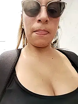 Snapshot of Katalina_S3xy chatting on February 2025 03:37:02 PM Katalina S3xy online show from February 2025 03:37:02 PM