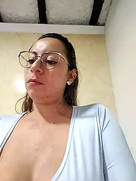 Snapshot of Katalina_S3xy chatting on March 2025 11:16:02 PM Katalina S3xy online show from March 2025 11:16:02 PM