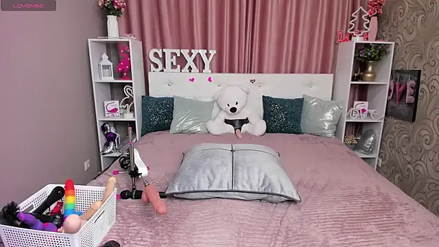 Snapshot of KattyPeachX chatting on February 2025 01:23:02 AM KattyPeachX online show from February 2025 01:23:02 AM