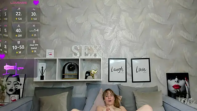 Snapshot of KattyPeachX chatting on March 2025 04:21:01 AM KattyPeachX online show from March 2025 04:21:01 AM