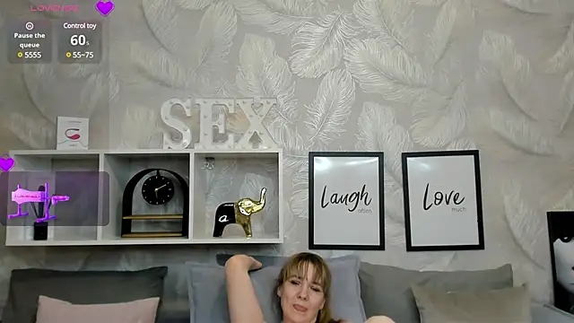 Snapshot of KattyPeachX chatting on March 2025 07:26:02 AM KattyPeachX online show from March 2025 07:26:02 AM