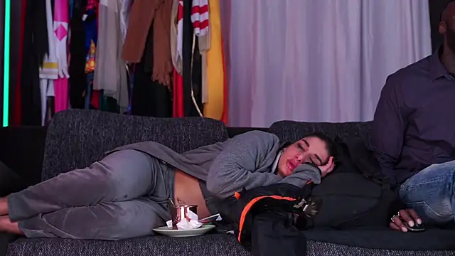 MacTroy online show from February 2025 08:31:02 PM