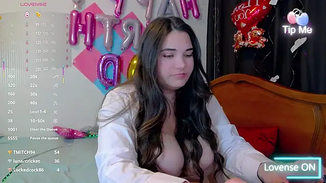Snapshot of Lillianhot68 chatting on February 2025 04:57:01 PM Lillianhot68 online show from February 2025 04:57:01 PM