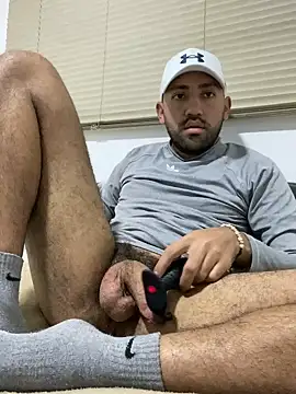 Snapshot of JuanZapata33 chatting on December 2024 11:57:01 PM JuanZapata33 online show from December 2024 11:57:01 PM