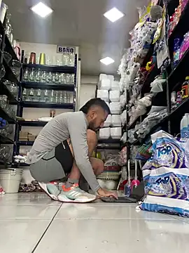 Snapshot of JuanZapata33 chatting on December 2024 06:14:01 PM JuanZapata33 online show from December 2024 06:14:01 PM