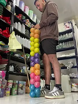 Snapshot of JuanZapata33 chatting on December 2024 06:02:02 PM JuanZapata33 online show from December 2024 06:02:02 PM