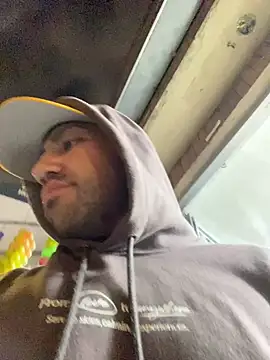 Snapshot of JuanZapata33 chatting on December 2024 12:37:02 AM JuanZapata33 online show from December 2024 12:37:02 AM