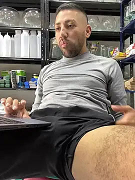 Snapshot of JuanZapata33 chatting on January 2025 06:14:01 PM JuanZapata33 online show from January 2025 06:14:01 PM