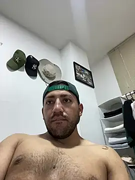 Snapshot of JuanZapata33 chatting on January 2025 09:46:02 PM JuanZapata33 online show from January 2025 09:46:02 PM