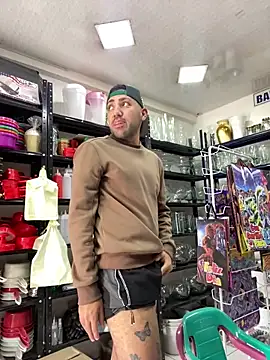 Snapshot of JuanZapata33 chatting on January 2025 06:56:01 PM JuanZapata33 online show from January 2025 06:56:01 PM