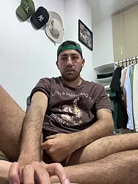 Snapshot of JuanZapata33 chatting on January 2025 03:22:01 AM JuanZapata33 online show from January 2025 03:22:01 AM