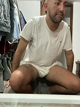 Snapshot of JuanZapata33 chatting on March 2025 12:19:01 AM JuanZapata33 online show from March 2025 12:19:01 AM