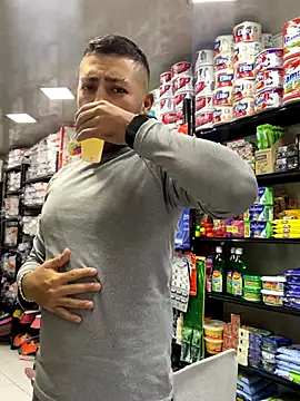 Snapshot of JuanZapata33 chatting on October 2025 09:56:01 PM JuanZapata33 online show from October 2025 09:56:01 PM