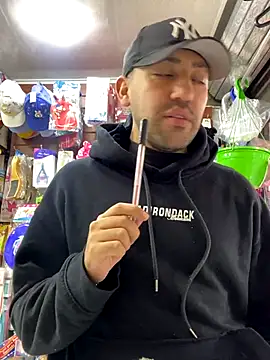 JuanZapata33 online show from November 2025 09:16:01 PM