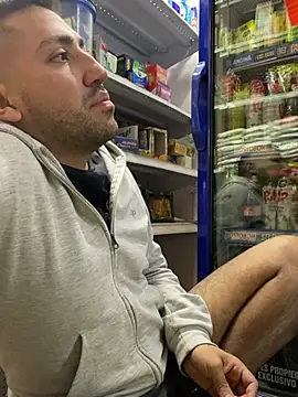 JuanZapata33 online show from February 2026 11:03:01 PM