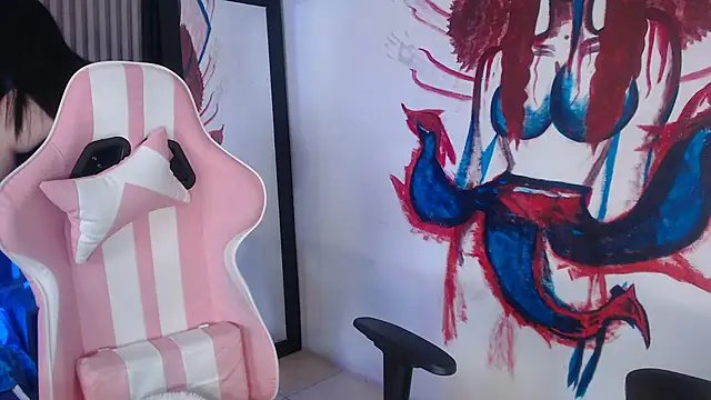 kittyhouse hs online show from April 2026 08:57:02 PM