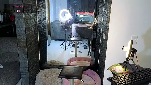 zackary 0 online show from October 2025 01:09:01 AM