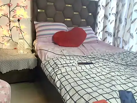 Snapshot of CUTE_princess_143 chatting on October 2025 11:51:02 AM CUTE princess 143 online show from October 2025 11:51:02 AM