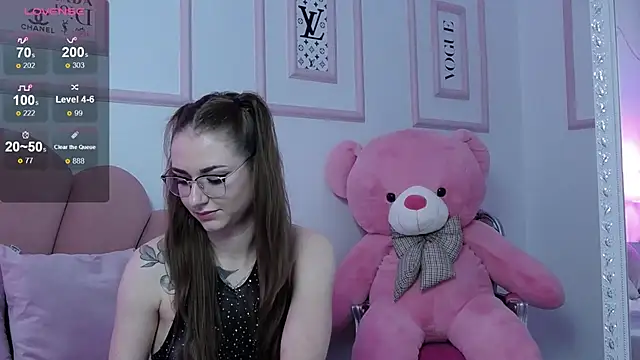 Snapshot of Abby__White chatting on January 2025 08:40:02 PM Abby White online show from January 2025 08:40:02 PM