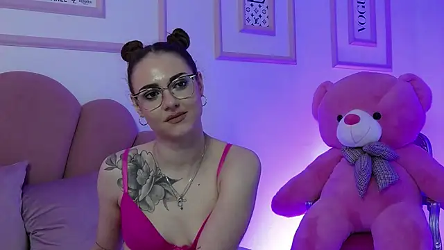 Snapshot of Abby__White chatting on January 2025 11:17:02 PM Abby White online show from January 2025 11:17:02 PM