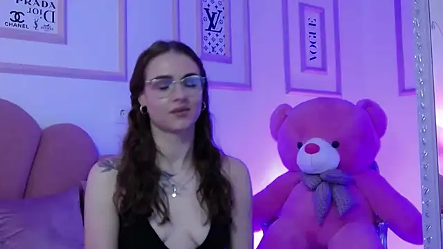 Snapshot of Abby__White chatting on January 2025 11:24:01 PM Abby White online show from January 2025 11:24:01 PM