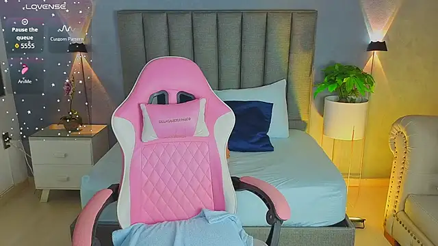 angelica dymond online show from October 2025 12:28:02 PM