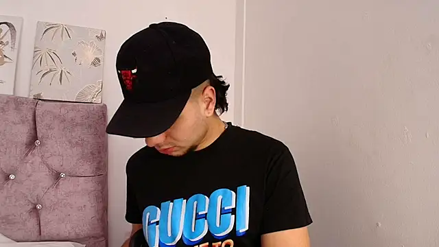 Amadeo Wild online show from February 2025 01:08:02 PM