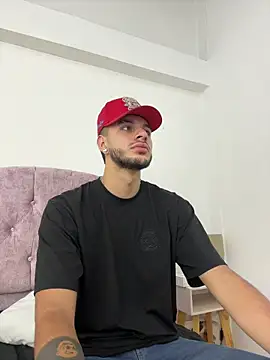 Amadeo Wild online show from October 2025 02:20:01 PM