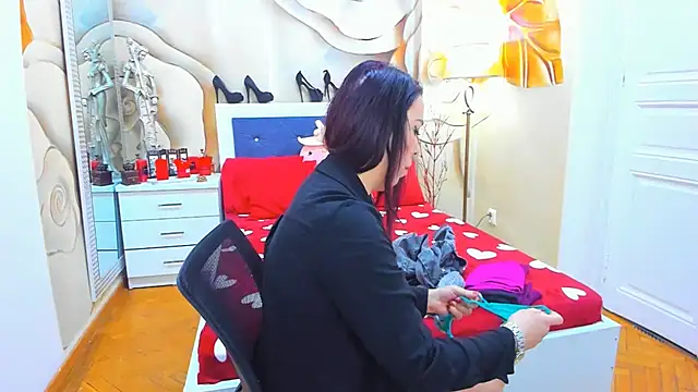 LauraSin online show from February 2025 04:28:02 AM