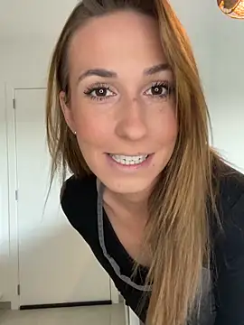Snapshot of lola_tentatiion chatting on February 2025 09:46:02 AM lola tentatiion online show from February 2025 09:46:02 AM