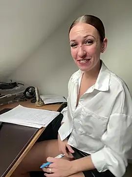 Snapshot of lola_tentatiion chatting on March 2025 09:32:02 AM lola tentatiion online show from March 2025 09:32:02 AM