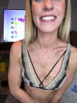 Snapshot of lola_tentatiion chatting on September 2025 08:19:01 PM lola tentatiion online show from September 2025 08:19:01 PM