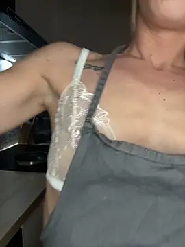 lola tentatiion online show from October 2025 07:03:01 PM